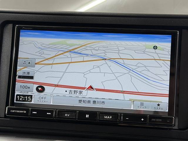 ライズZ 4WD/SDナビ/バックカメラ/レーダークルーズコントロール/シートヒーター/電子式サイドブレーキ/クリアランスソナー/衝突軽減/スマートキー/プッシュスタート/ETC/LEDヘッドライト 内装他