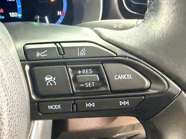 ヤリスクロスZ ワンオーナー/モデリスタエアロ/AppleCarPlay/全周囲カメラ/ブラインドスポットモニター/レーダークルーズコントロール/シートヒーター/パワーシート/オートマチックハイビーム/ETC/LED 内装他