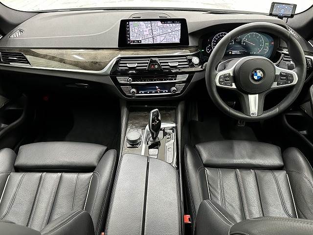 BMW 5Series Sedanの画像2