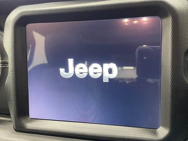 JEEP WRANGLERUnlimited Sahara サージグリーン 内装他