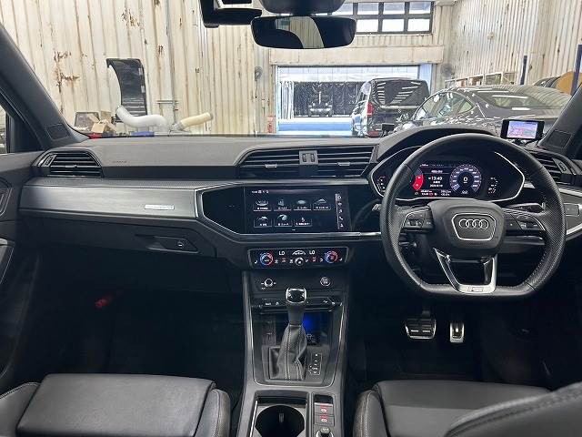 Q335 TDI quattro S line 内装他