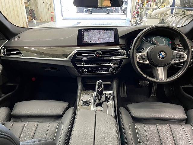 BMW 5Series Sedanの画像2