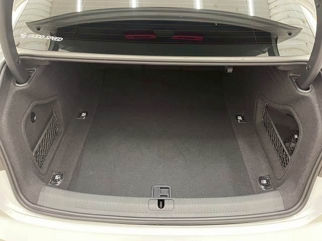 アウディ A4の画像11