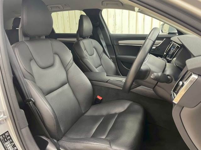 V90T5 Momentum 内装他