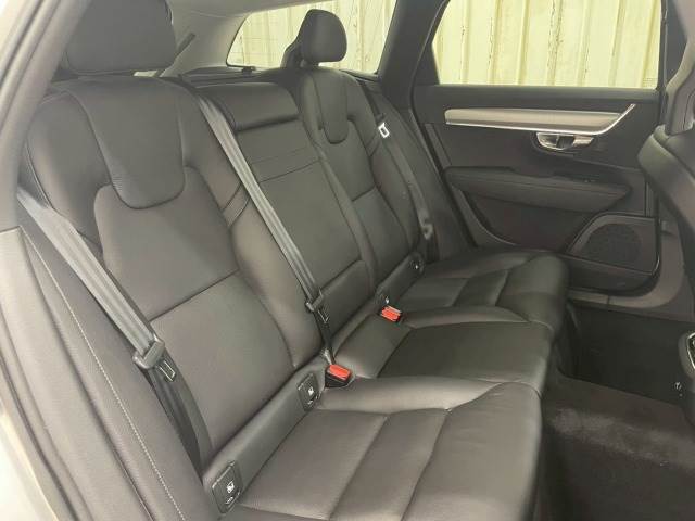 V90T5 Momentum 内装他