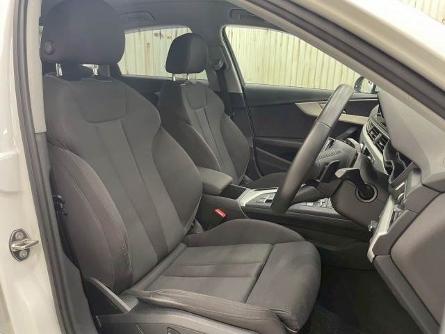 アウディ A4の画像9