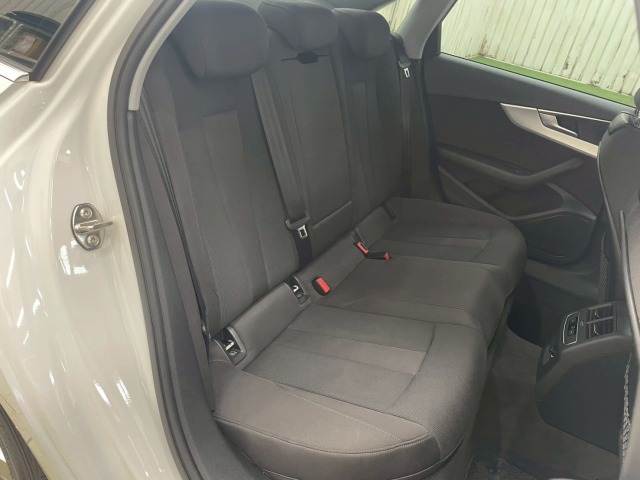 アウディ A4の画像10