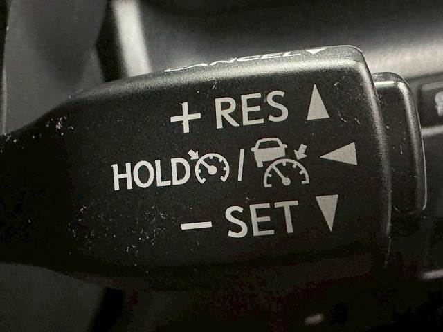 ISIS300h “F SPORT” 内装他