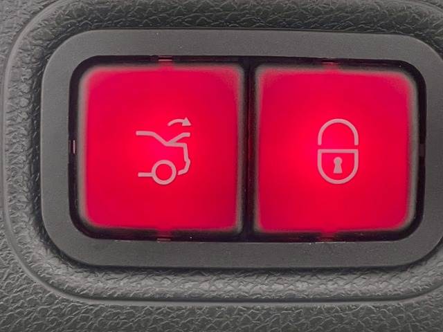 メルセデス・ベンツ E-CLASS Sedanの画像8