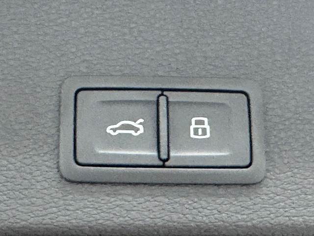 Q21.0 TFSI sport 内装他