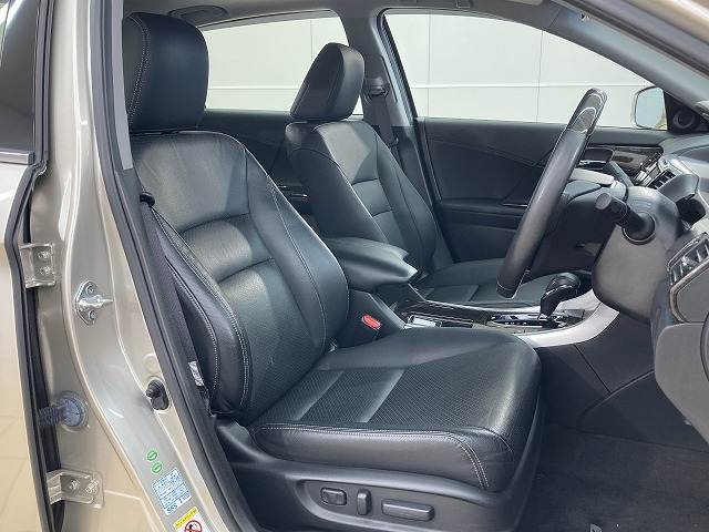 ホンダ アコードハイブリッドの画像5