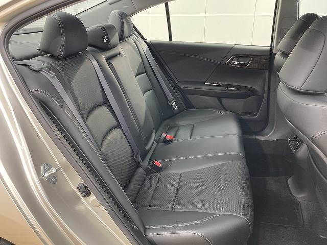 ホンダ アコードハイブリッドの画像6