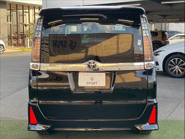 トヨタ ヴォクシーの画像14