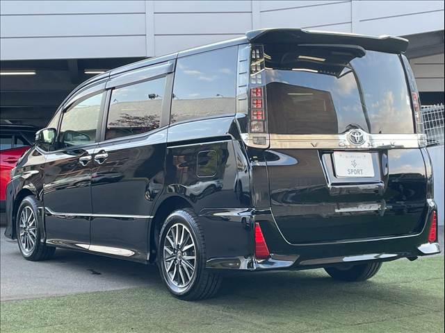 トヨタ ヴォクシーの画像17