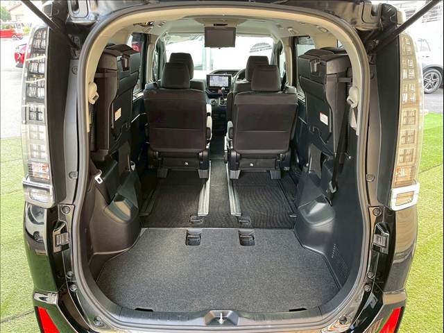 トヨタ ヴォクシーの画像18