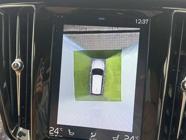 V60T5 Momentum 内装他