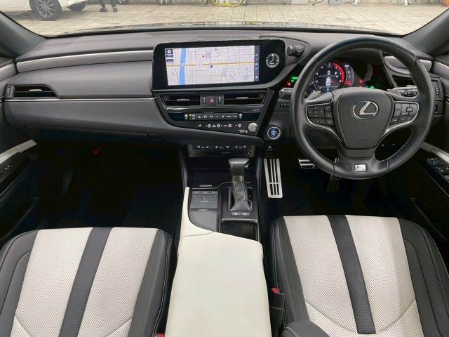 ESES300h “F SPORT” 内装他