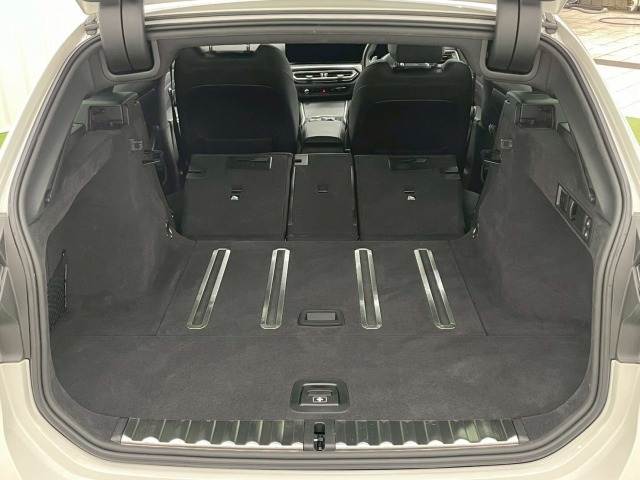 BMW 3Series Touringの画像11