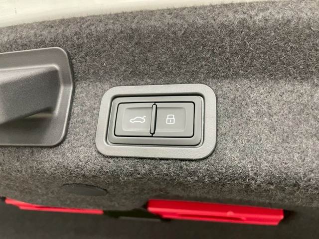 A645 TFSI quattro sport ラグジュアリーPKG 内装他