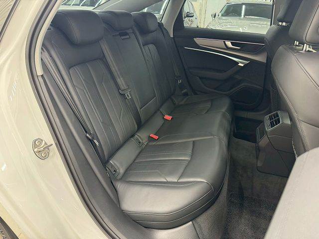 アウディ A6の画像10