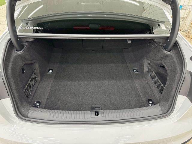 アウディ A4の画像11