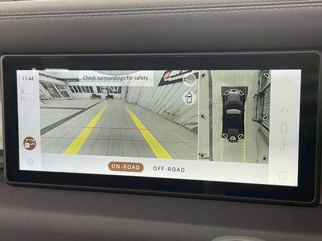 DEFENDER110S D300 内装他