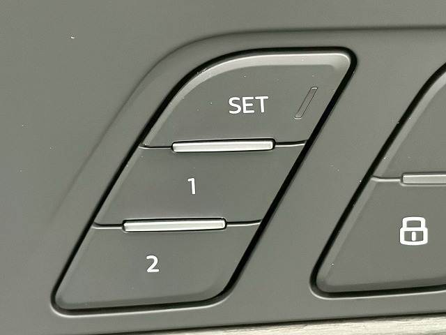 A4 Avant35TFSI アドバンスド ラグジュアリーPKG/マトリクスLEDヘッドライトPKG/全周囲カメラ/AppleCarPlay/シートヒーター/シートメモリ/ドライブレコーダー/ETC/電動リアゲート/クリアランスソナー 内装他