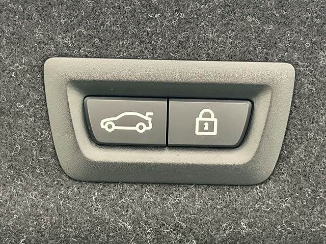 3Series Sedan320d xDrive Mスポーツ コンフォートPKG/AppleCarPlay/全周囲カメラ/電動リアゲート/ヘッドアップディスプレイ/シートヒーター/クリアランスソナー/ワイヤレス充電/パドルシフト/オートマチックハイビーム 内装他
