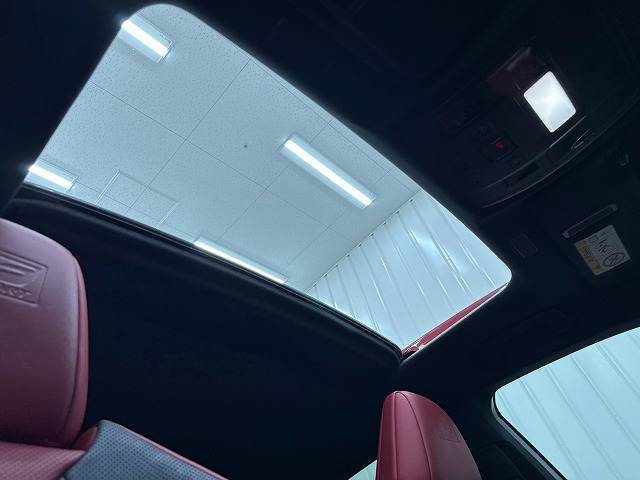 ESES300h Fスポーツ サンルーフ/ブラインドスポット/ヘッドアップディスプレイ/ワイヤレス充電/シートヒーター&ベンチレーション/ドライブレコーダー/AC100V1500W/フルセグTV/ETC/ステアリングヒーター/ 内装他