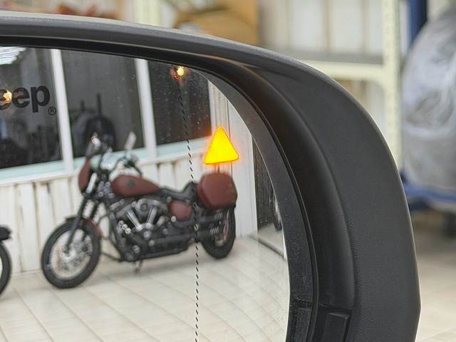 クライスラー JEEP COMMANDERの画像6
