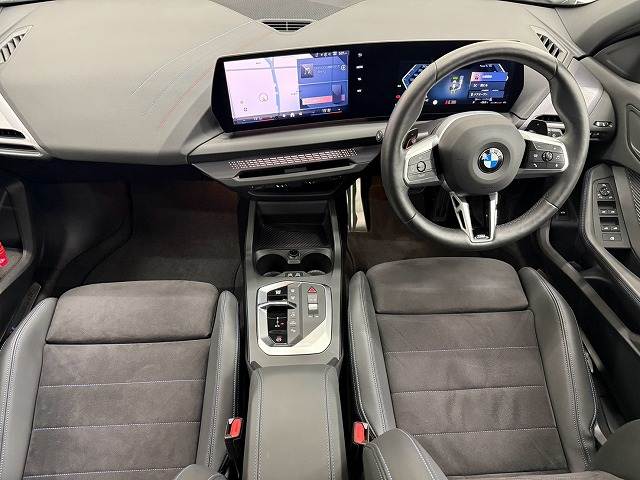 BMW1Series120d Mスポーツ AppleCarPlay/バックカメラ/電動リアゲート/レーダークルーズ/ブラインドスポット/クリアランスソナー/シートヒーター/ステアリングヒーター/ドライブレコーダー/クリアランスソナー 内装他