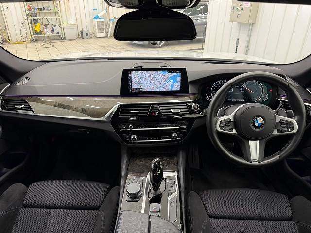 BMW 5Series Sedanの画像2