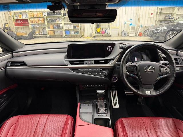 レクサスESES300h “F SPORT” 内装他
