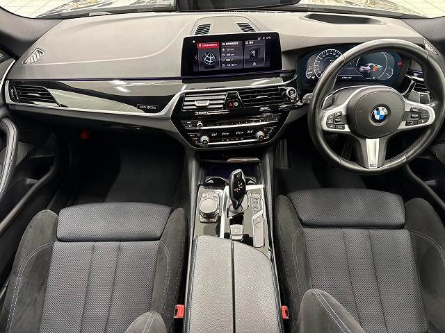 BMW 5Series Sedanの画像2