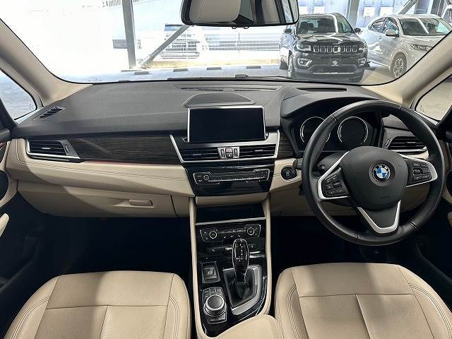 BMW2Series Gran Tourer218d Luxury RHD 内装他
