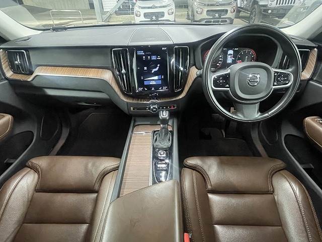 ボルボXC60T5 AWD Inscription 内装他