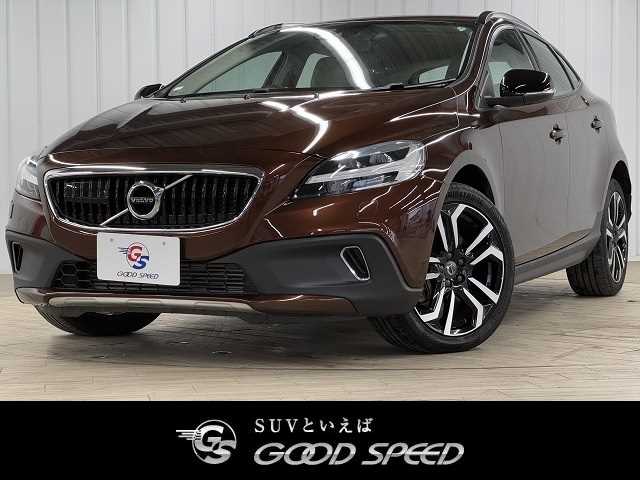 ボルボV40Cross Country T5 AWD Momentum