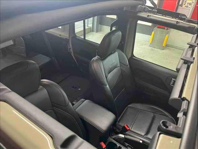 JEEP WRANGLERアンリミテッドリミテッドエディションwithサンライダーFLIP TOP 内装他