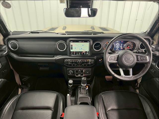 JEEP WRANGLERアンリミテッドリミテッドエディションwithサンライダーFLIP TOP 内装他