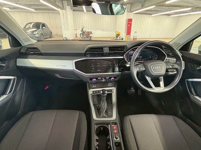 Q335 TDI quattro advanced 内装他