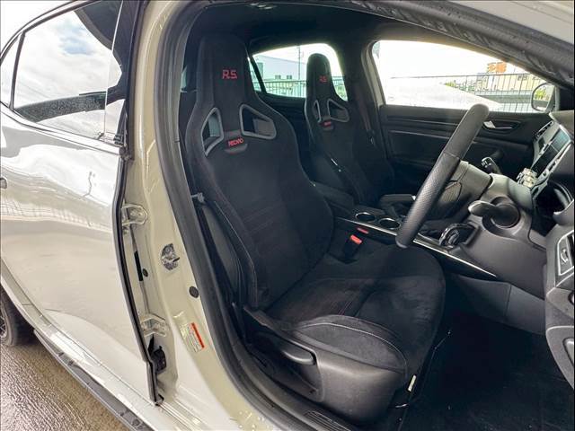 MEGANEルノー・スポール トロフィー 内装他