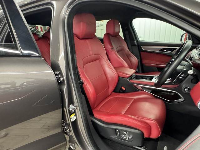 F-PACER-DYNAMIC SE D200 内装他