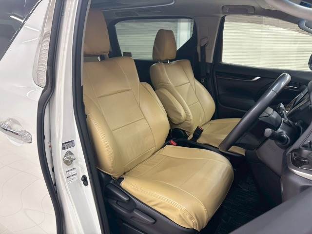 トヨタ アルファードの画像9