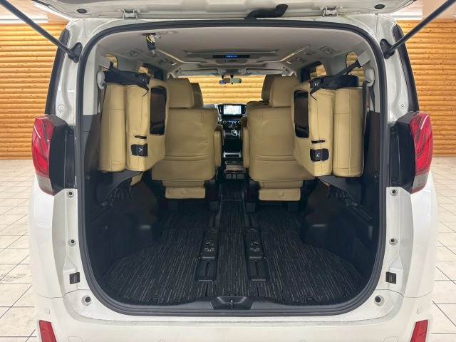 トヨタ アルファードの画像20