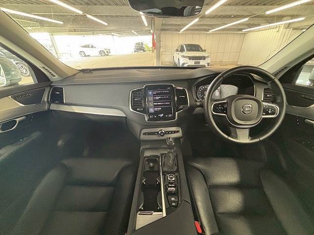 XC90T5 AWD Momentum 内装他