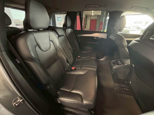 XC90T5 AWD Momentum 内装他