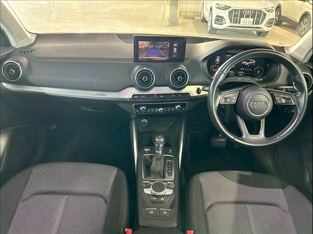 Q21.0 TFSI sport RHD 内装他