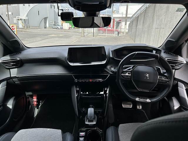 208GT Line 内装他