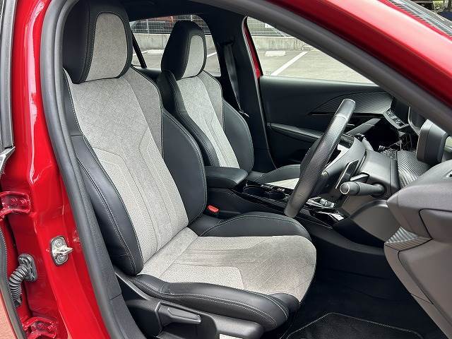 208GT Line 内装他