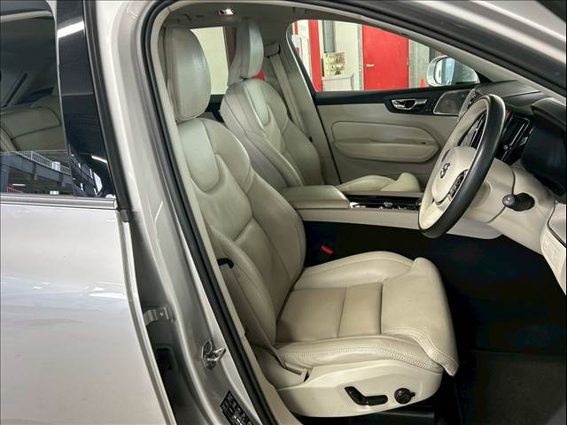 ボルボ XC60の画像8